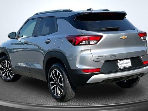Used 2025 Chevrolet TrailBlazer LT AWD/4WD image 4