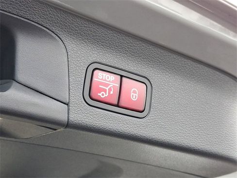 Certified 2024 Mercedes-Benz GLS 580 4MATIC image 32