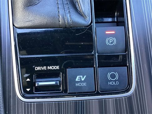 Certified 2021 Toyota Sienna Platinum image 28