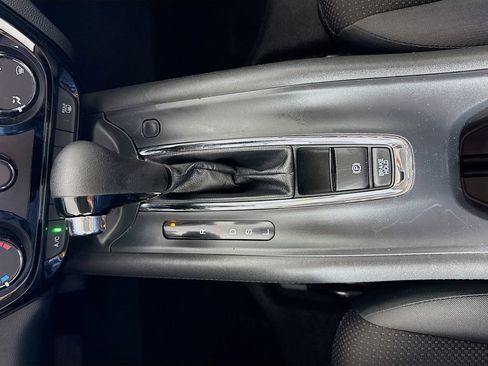 Certified 2019 Honda HR-V LX image 14