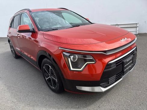 Certified 2023 Kia Niro FWD image 3