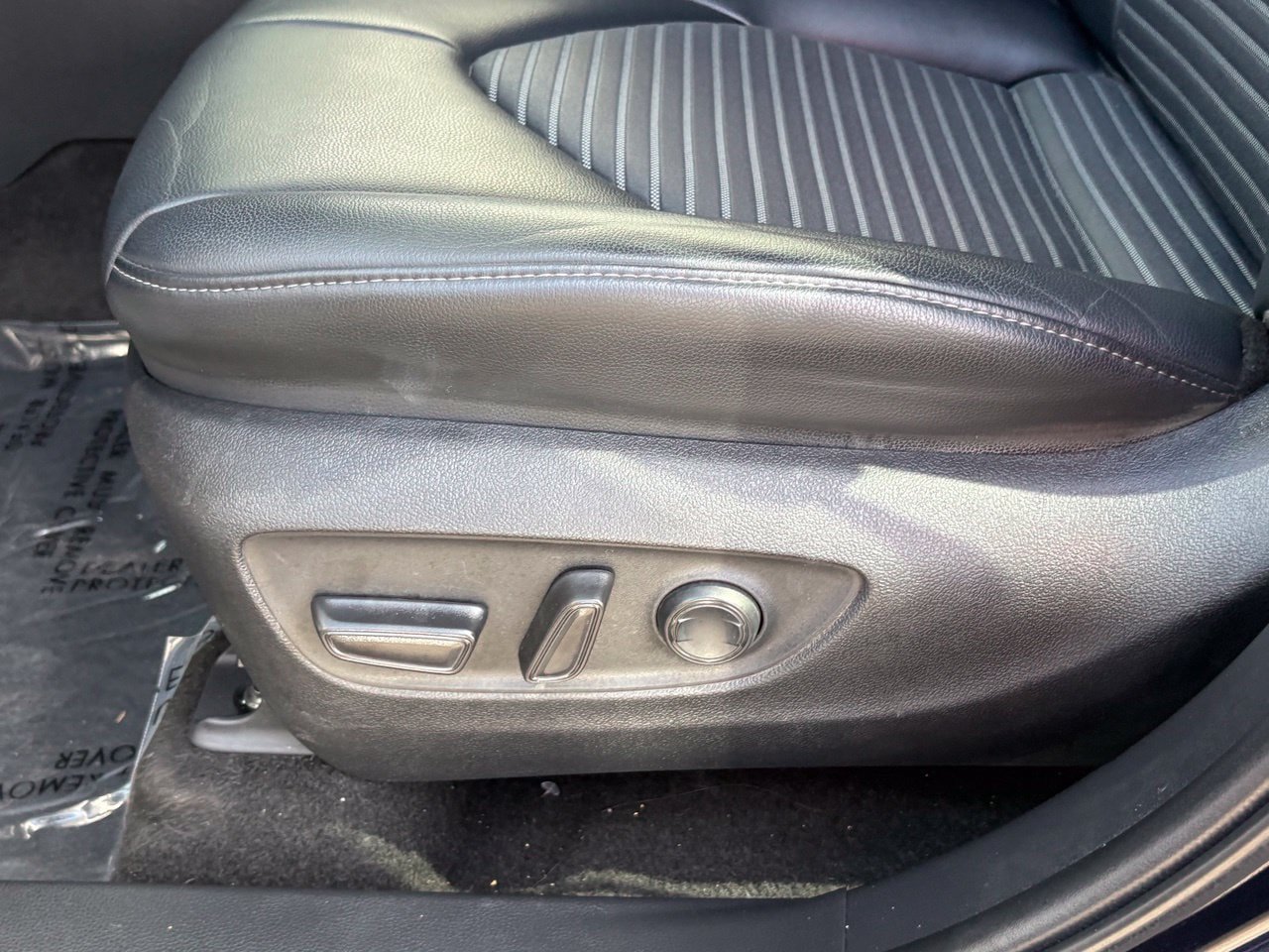 Used 2023 Toyota Highlander XSE FWD image 21