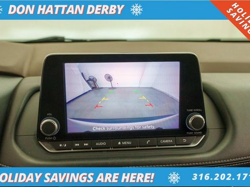 Used 2022 Nissan Rogue SV image 11