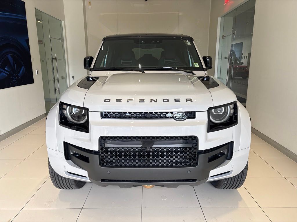 New 2026 Land Rover Defender 110 AWD/4WD image 7