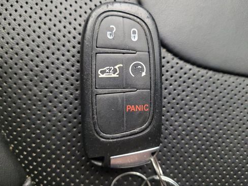 Used 2019 Jeep Cherokee Limited AWD/4WD image 32