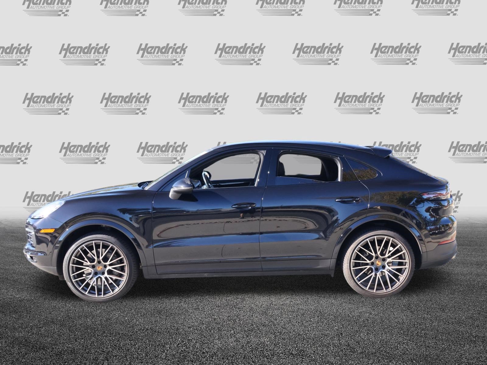 Used 2022 Porsche Cayenne S AWD/4WD image 6