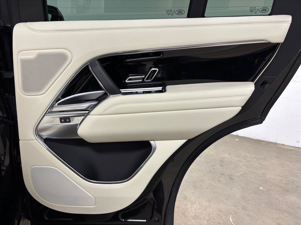 New 2026 Land Rover Range Rover SE AWD/4WD image 40