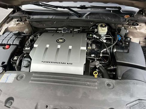 Used 2007 Cadillac DTS Luxury I w/ Sun And Sound Package image 11