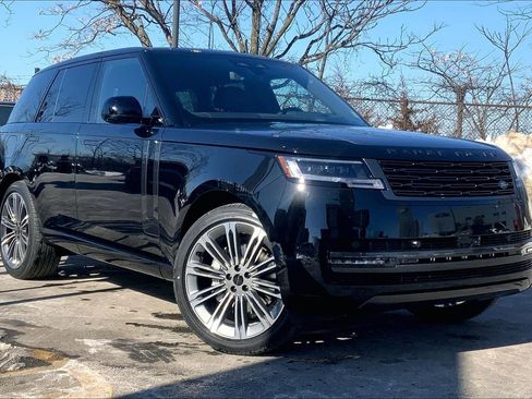 New 2026 Land Rover Range Rover SE image 2