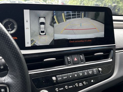 Used 2023 Lexus ES 350 F Sport w/ Accessory Package (Z1) FWD image 9