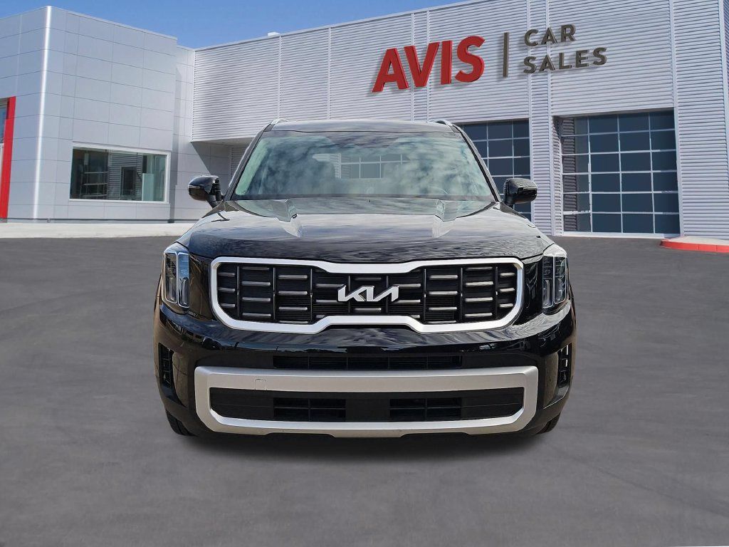 Used 2025 Kia Telluride S FWD image 2