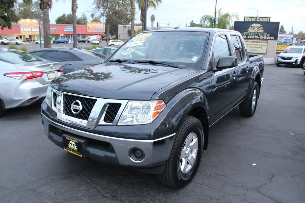 Used 2011 Nissan Frontier SV w/ SV Premium Utility Pkg AWD/4WD image 4