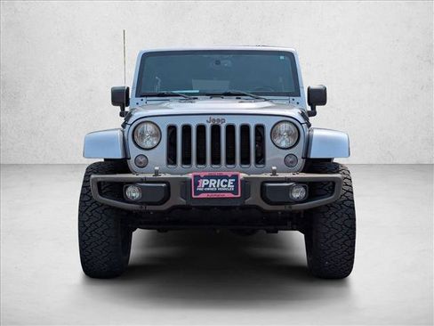 Used 2016 Jeep Wrangler Unlimited Sahara AWD/4WD image 2