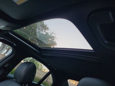 Used 2018 Mercedes-Benz C 300 Sedan image 21