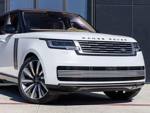 Used 2022 Land Rover Range Rover SV image 5