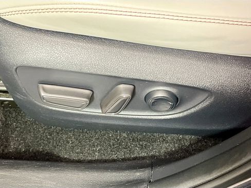 Used 2020 Toyota RAV4 XLE Premium image 15