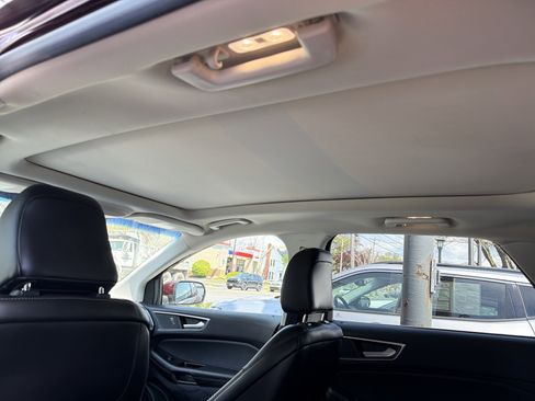 Used 2020 Ford Edge SEL w/ Convenience Package AWD/4WD image 24