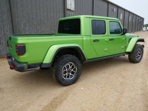 New 2025 Jeep Gladiator Rubicon image 4