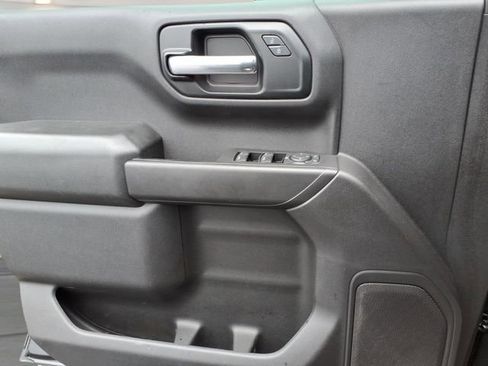 Used 2020 Chevrolet Silverado 1500 Custom w/ Custom Value Package image 17