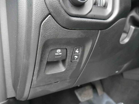 Used 2020 RAM 1500 Laramie image 32