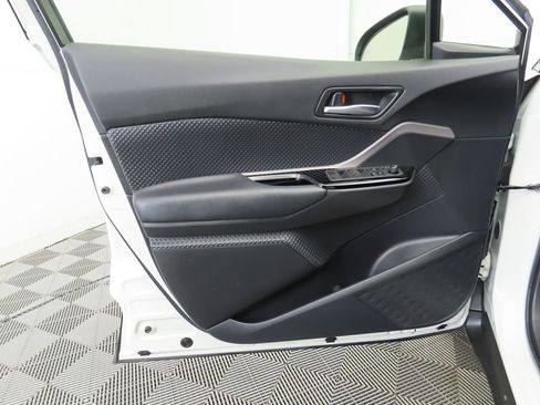 Used 2021 Toyota C-HR Nightshade image 22