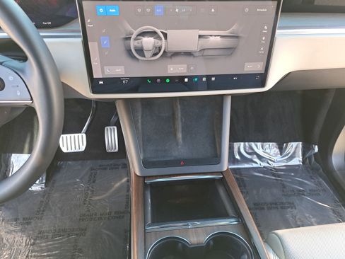 Used 2023 Tesla Model X image 22
