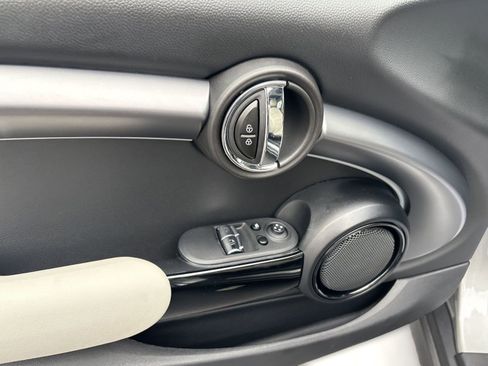 Used 2024 MINI Cooper 2-Door Hardtop image 13