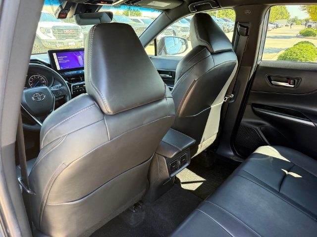 Used 2023 Toyota Venza XLE AWD/4WD image 23