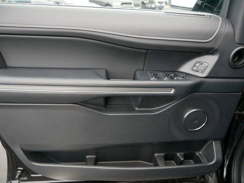 Certified 2024 Ford Expedition Max XLT image 9