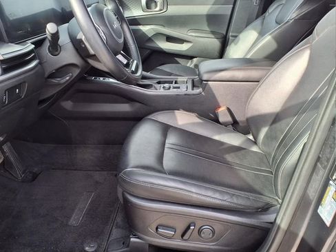 Used 2024 Kia Sorento S FWD image 17