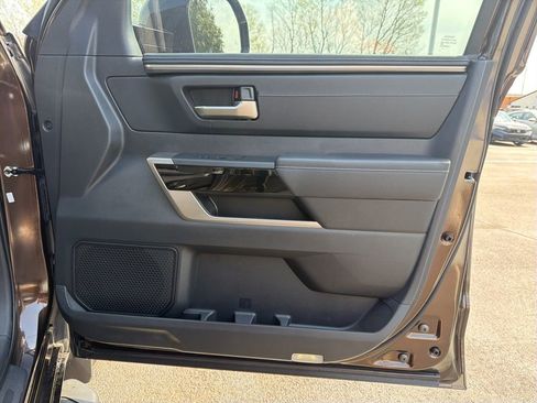 Used 2025 Toyota Tundra Limited image 26