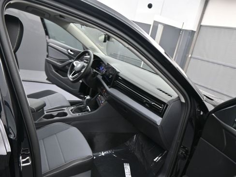 New 2026 Volkswagen Jetta SE image 44