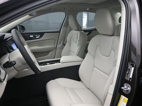 Used 2025 Volvo S60 B5 Plus w/ Protection Package Premier image 9