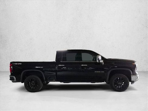 Used 2025 Chevrolet Silverado 2500 LTZ w/ LTZ Premium Package AWD/4WD image 5