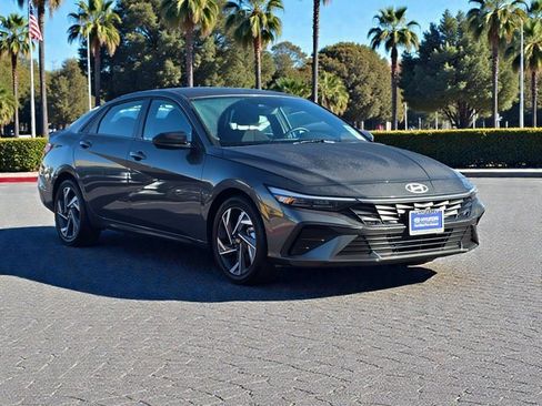 Certified 2025 Hyundai Elantra Sport image 3