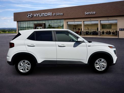New 2026 Hyundai Venue SE FWD image 9