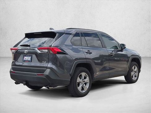 Used 2025 Toyota RAV4 XLE w/ Convenience Package AWD/4WD image 5