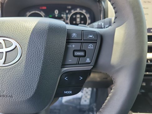 Used 2025 Toyota Camry XSE FWD image 28