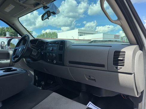 Used 2009 Chevrolet Silverado 2500 W/T AWD/4WD image 19