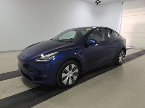 Used 2023 Tesla Model Y Long Range image 28