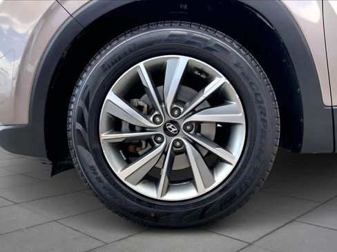 Used 2019 Hyundai Santa Fe FWD image 11