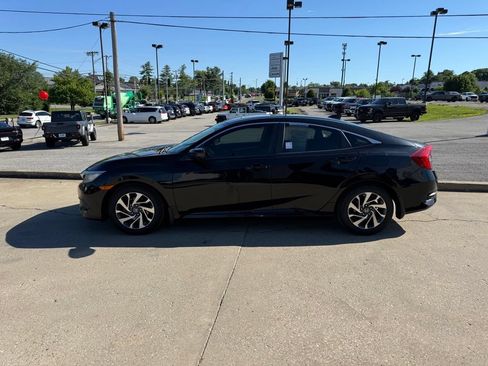 Used 2017 Honda Civic EX image 9