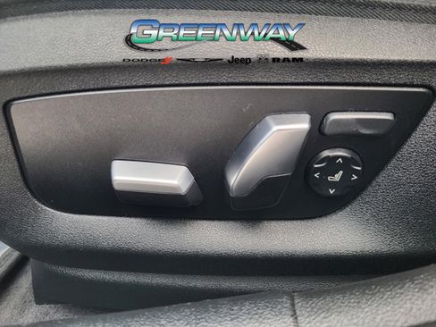 Used 2023 BMW 530i w/ Convenience Package image 29