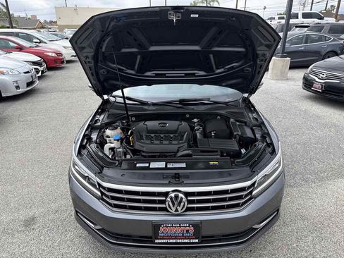 Used 2018 Volkswagen Passat 2.0T SE FWD image 37