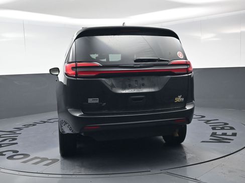 Used 2022 Chrysler Pacifica Touring-L w/ S Appearance Package image 18