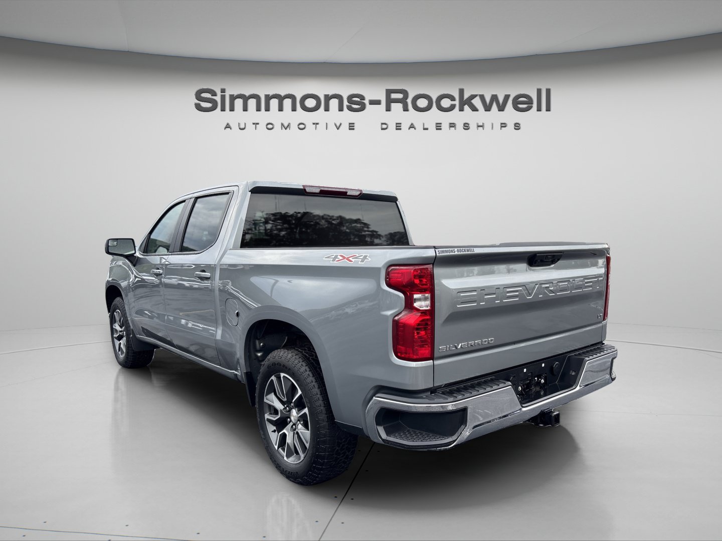 Used 2024 Chevrolet Silverado 1500 LT AWD/4WD image 3