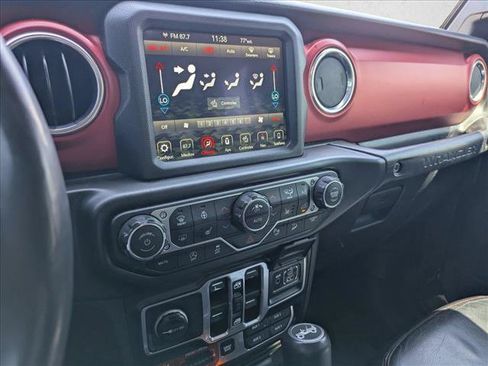 Used 2018 Jeep Wrangler Unlimited Rubicon AWD/4WD image 11
