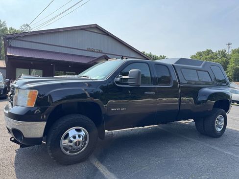 Used 2011 GMC Sierra 3500 SLE w/ SLE Preferred Package AWD/4WD image 3