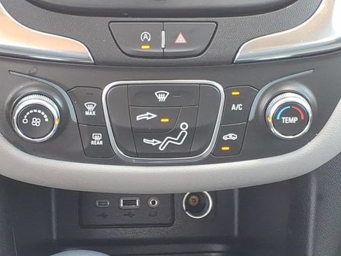 Used 2023 Chevrolet Equinox LS FWD image 14