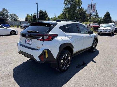 Used 2024 Subaru Crosstrek 2.5i Sport AWD/4WD image 8